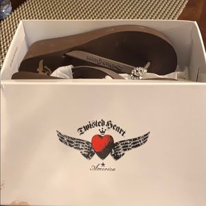 Brand New Twisted Heart Platform Sandals Size 8